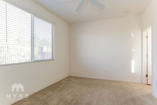 Building Photo - 801 Calle Tikal