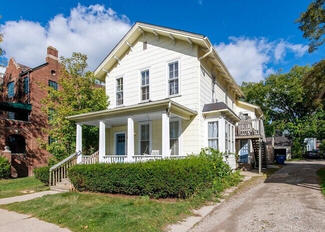 Building Photo - 316 N State-316-5