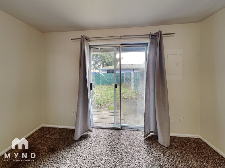 Building Photo - 705 NE 108th Ave