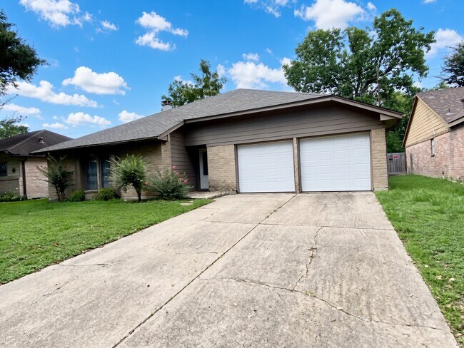 Building Photo - 15634 Fox Springs Dr