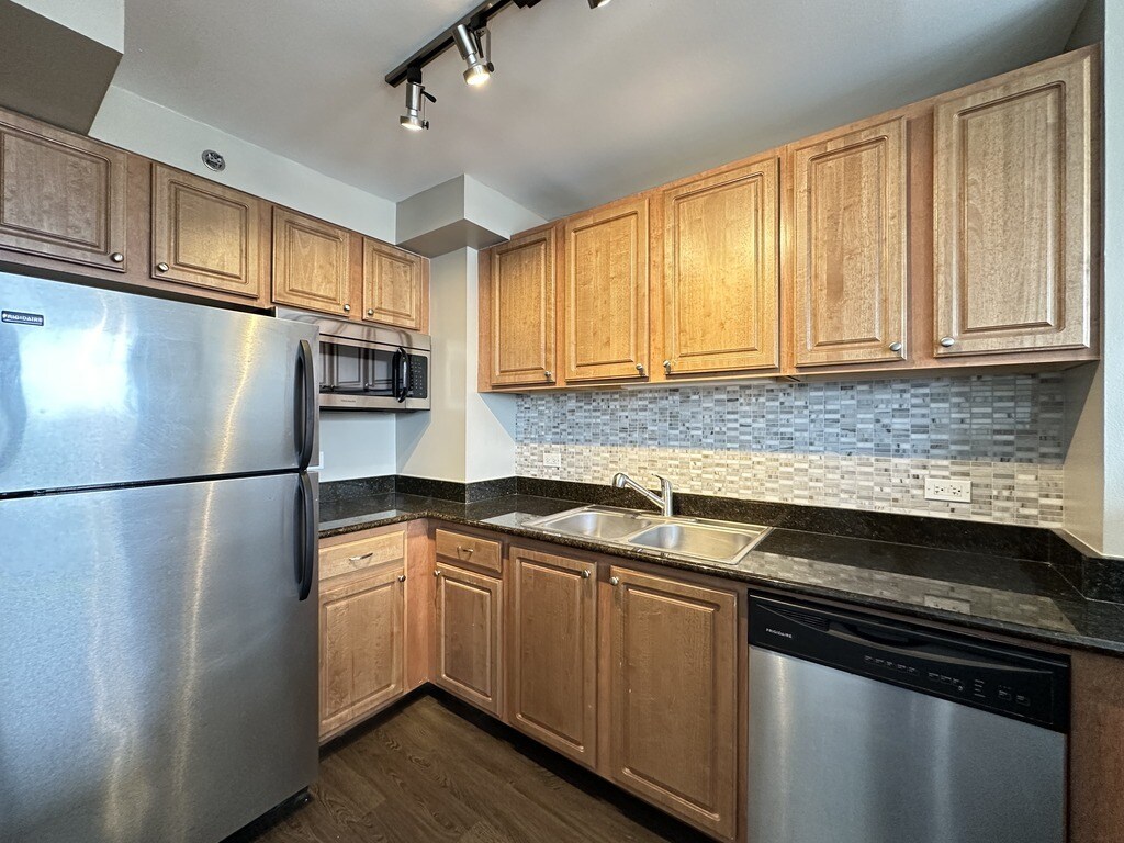 Building Photo - 4334 N Hazel St