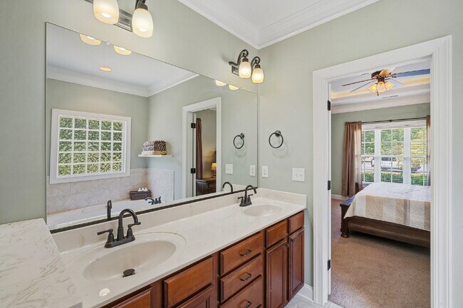 Building Photo - Furnished Pet Friendly Rental in Davie County with Flexible Lease Length!