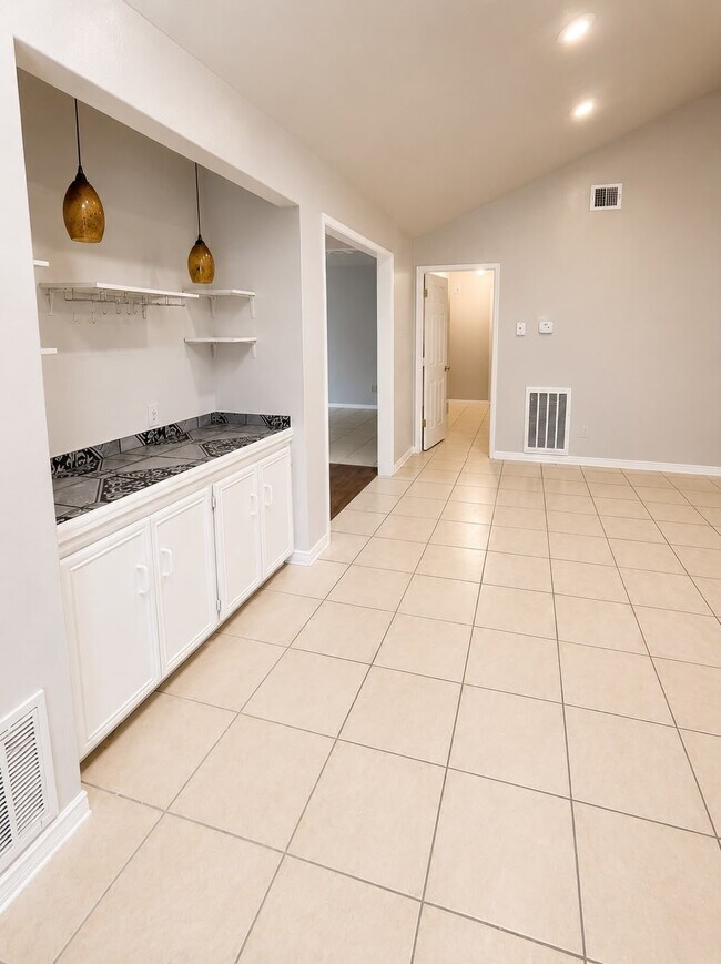 Building Photo - 10603 Silkwood Dr