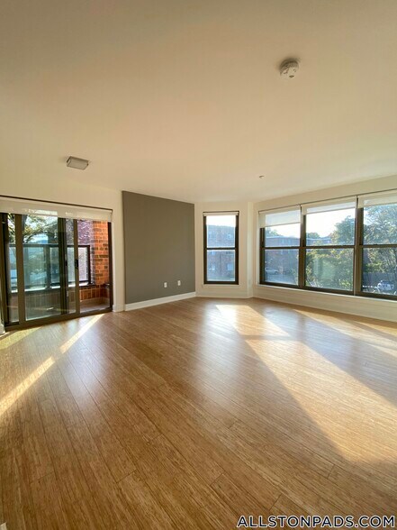 Building Photo - 40 Malvern St