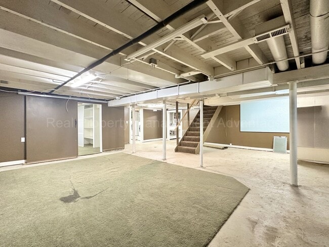 Building Photo - 4 Bedrooms, Endless Charm and Steps from D...