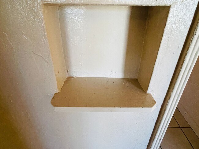 Building Photo - Casita Style Apartments In Tucson's Historical Neighborhoods!