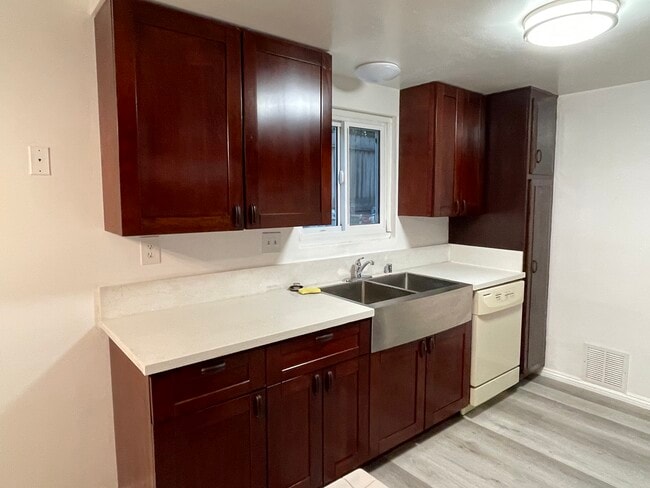 Building Photo - 1106 Opal St