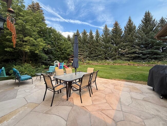 Building Photo - 271 Black Bear Dr