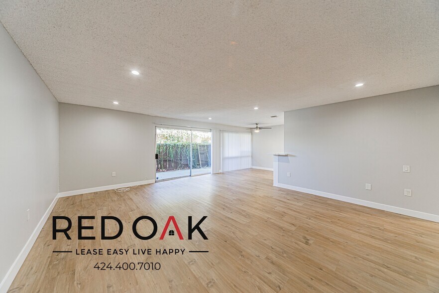 Building Photo - 15101 Magnolia Blvd