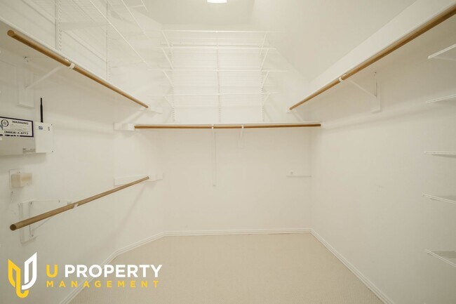 Building Photo - Dont Miss this pretty home in Plano!
