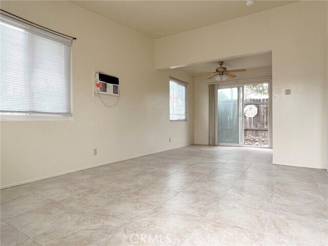 Building Photo - 284 N Palm Ave