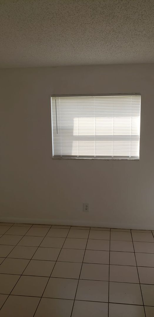 Building Photo - One-bedroom for rent in Pompano Beach