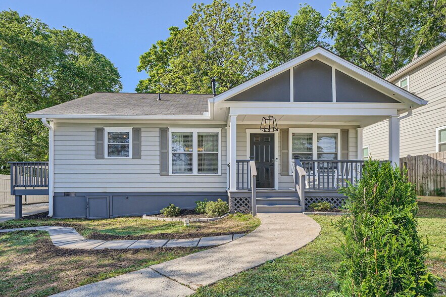 Building Photo - 748 Pelham St NW