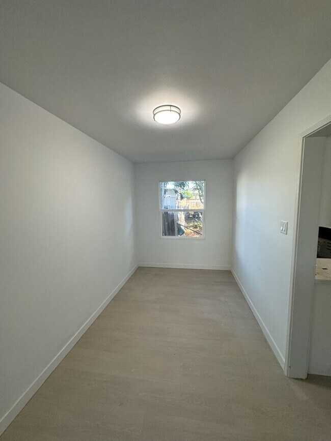 Interior Photo - Riverside