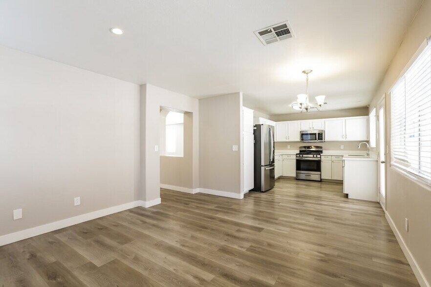 Building Photo - 4375 Coyote Crest Ct