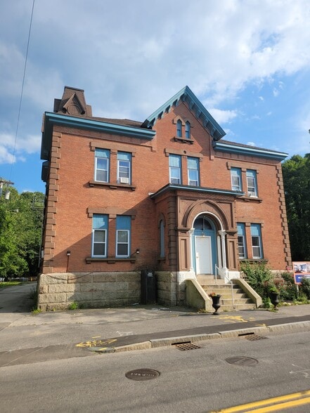 Building Photo - The Lofts on Mill River
