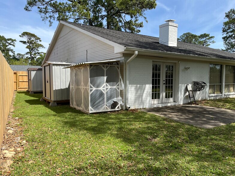 Building Photo - 3503 Canterbury Dr