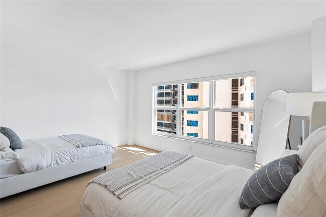 Building Photo - 3850 Galt Ocean Dr