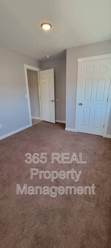 Building Photo - 3311-3311 11th Ave