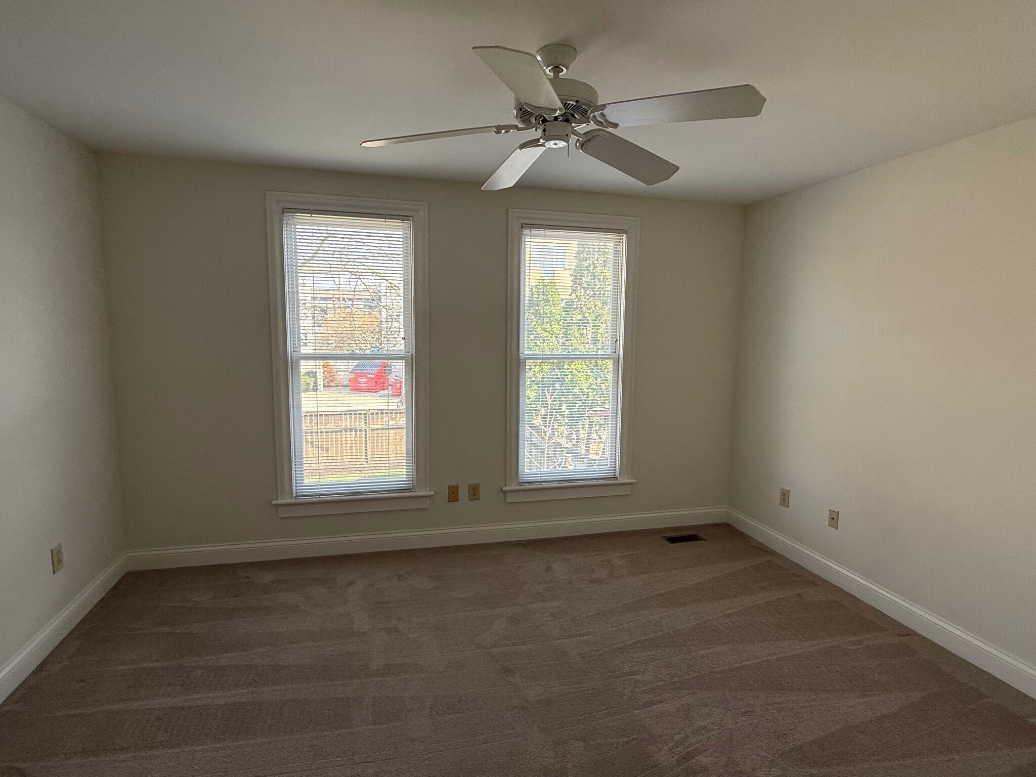 Building Photo - 844 Hamlet St