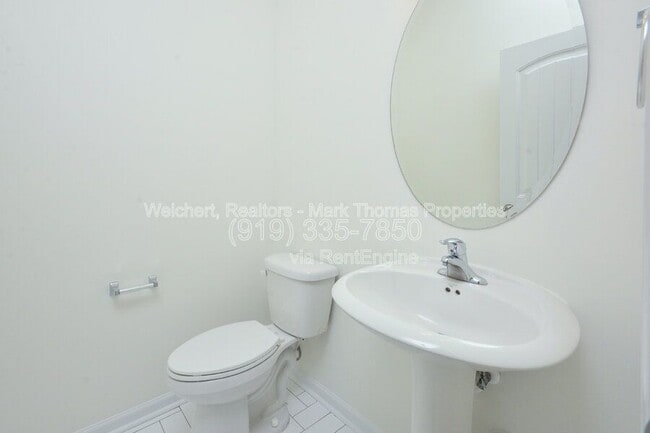 Building Photo - 3 Moonbeam Ct