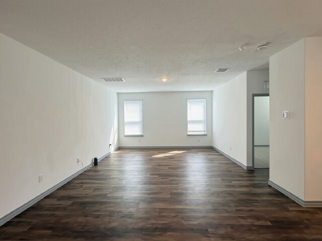 Building Photo - Like New 4 Bedroom Home in Corley Farms with First Floor Primary and Game Room