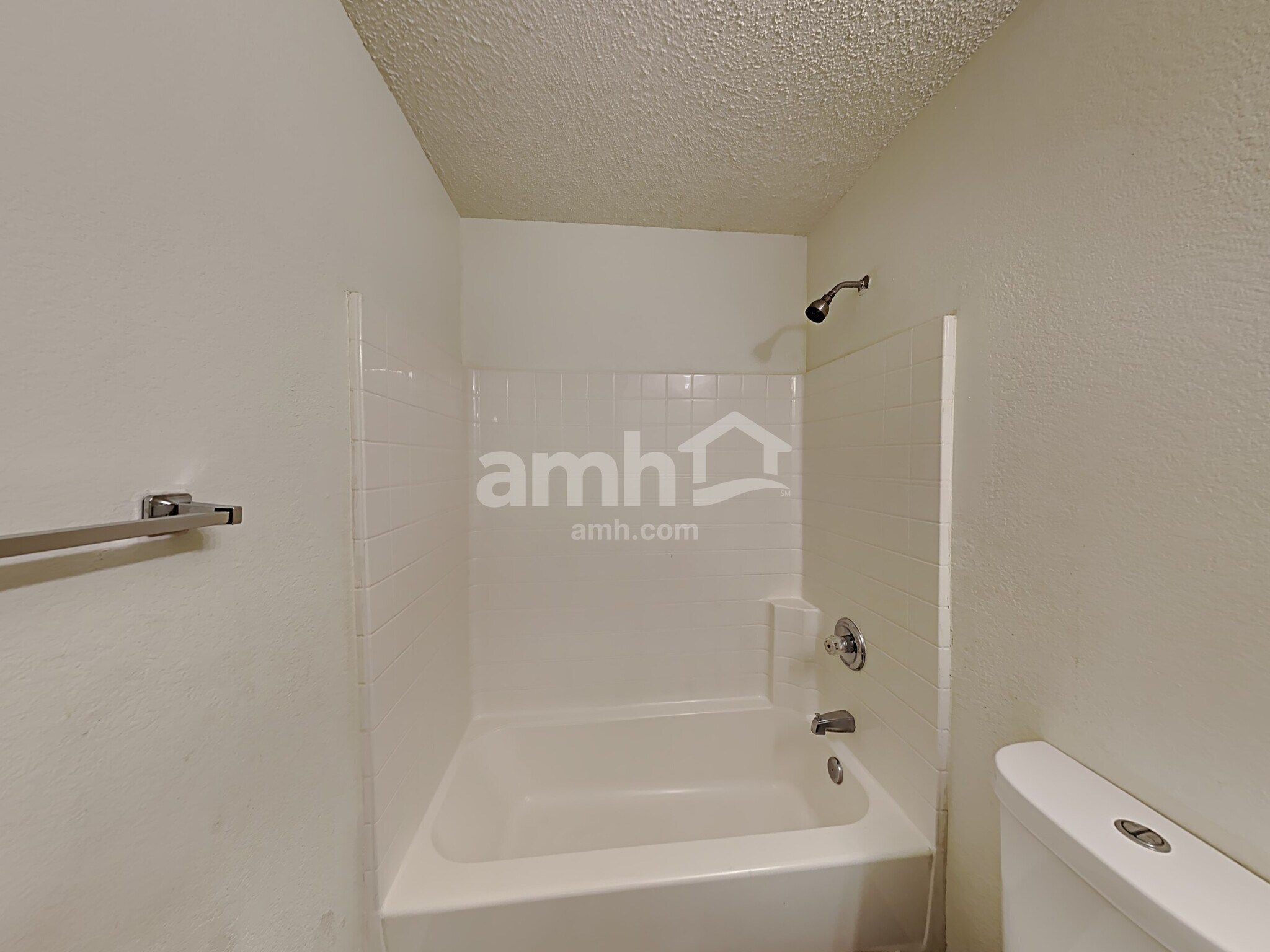 Building Photo - 6803 Lake Jackson Dr