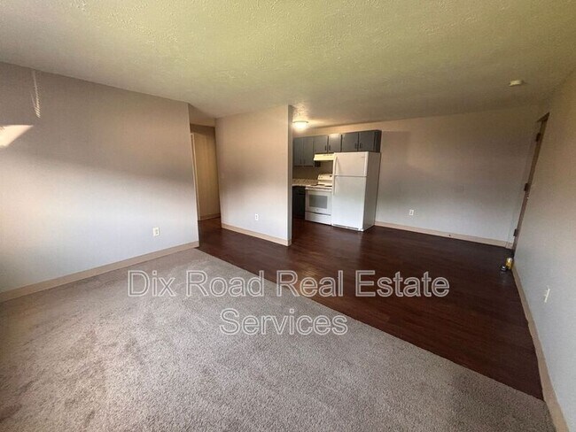 Building Photo - 420 Bellbrook Ave