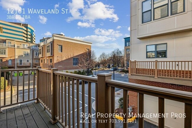 Building Photo - 12161 Waveland St