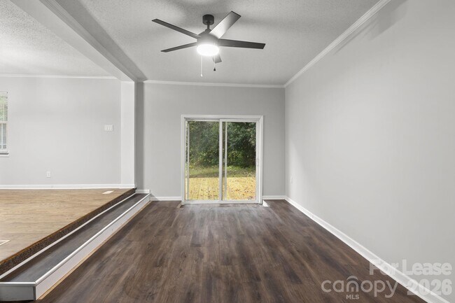 Building Photo - 5300 Hickory Ln