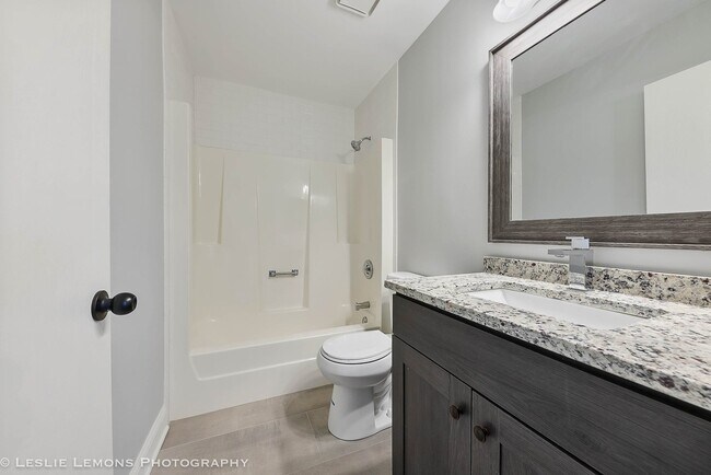 Building Photo - 2970 Middlebury Ct W