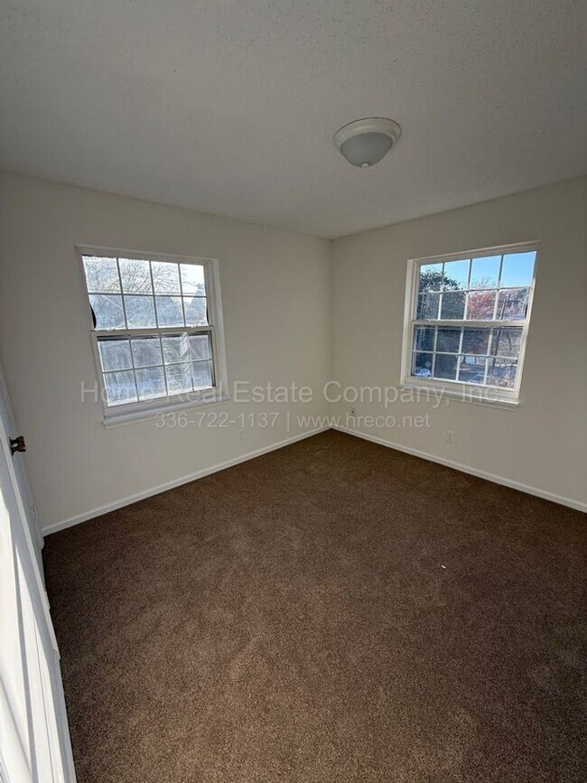 Building Photo - 1025 Carolina Ave NW