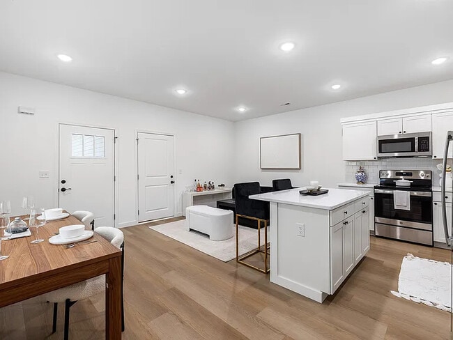 Building Photo - 126 Parris Bridge Rd