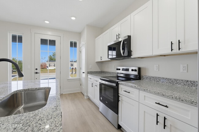 Building Photo - 2316 E 19th Pl