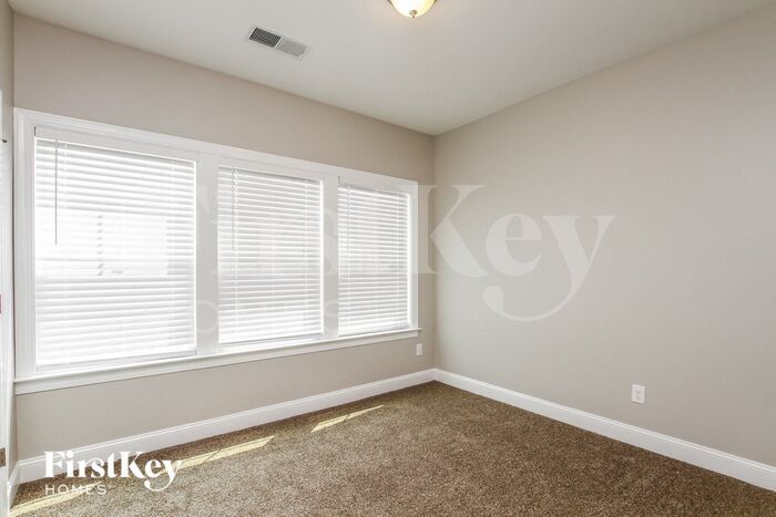 Building Photo - 206 Paradise Hills Cir