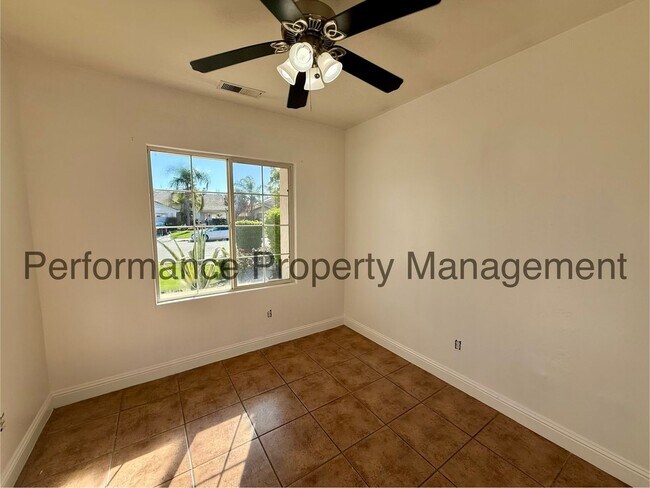 Building Photo - 4 Bed/2 Bath in SW Bakersfield w/ RBP, Solar & $0 Deposit Option