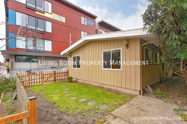 Building Photo - 1520 SE 44th Ave