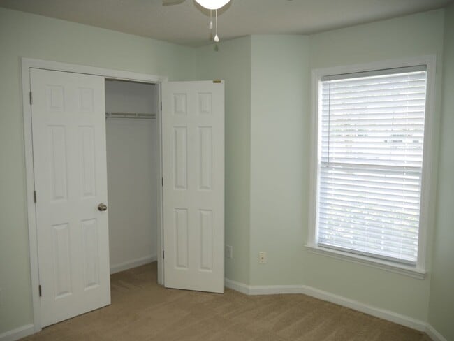 Building Photo - 214 Quietwood Dr