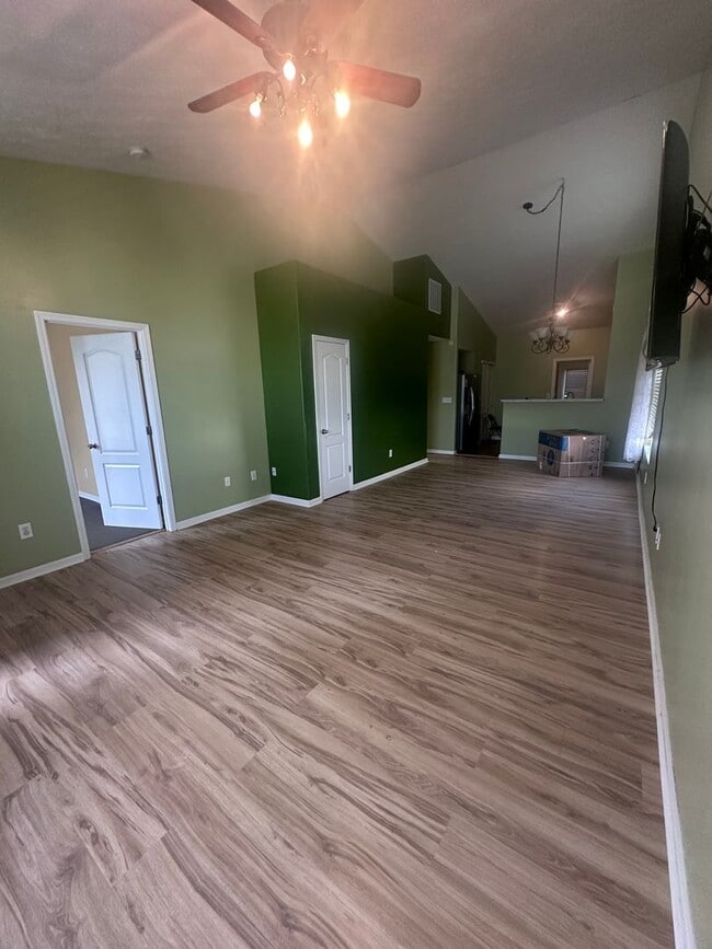 Building Photo - 5706 Bannon Crossings Dr