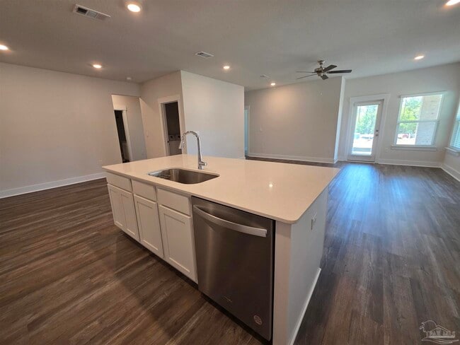 Building Photo - 5839 Sargassum Ln