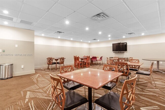 Building Photo - 5701 Collins Ave