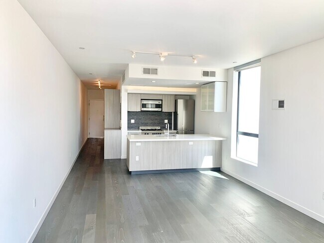 Building Photo - HIP 2BR/2BA Inner Mission Boutique Condo w...