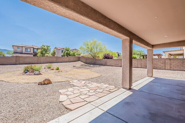 Building Photo - Pet-Friendly 4 Bedroom Rental in Tucson wi...