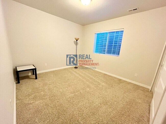Building Photo - 10831 Fossil Dust Dr