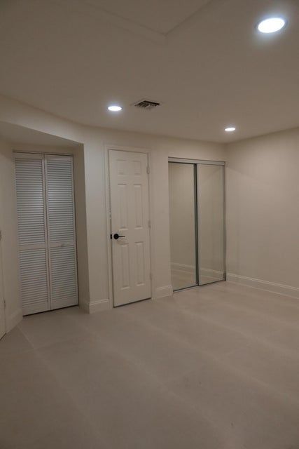 Building Photo - 2630 SW 49th Ct