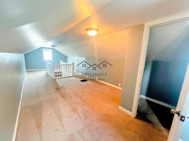 Building Photo - 1521 N Kealing Ave