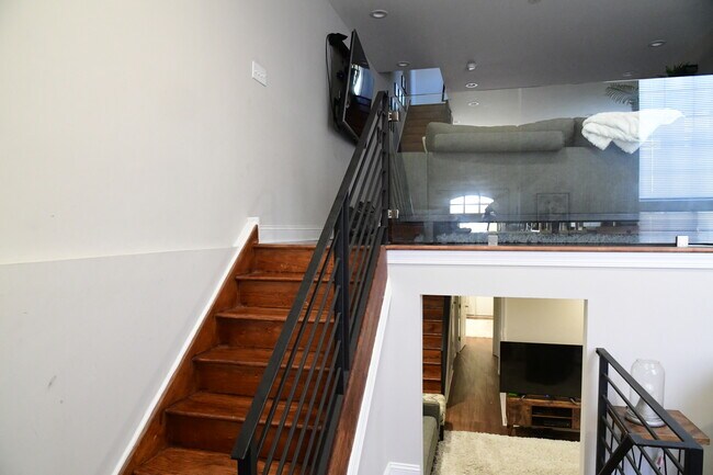 Building Photo - 6256 Osage Ave