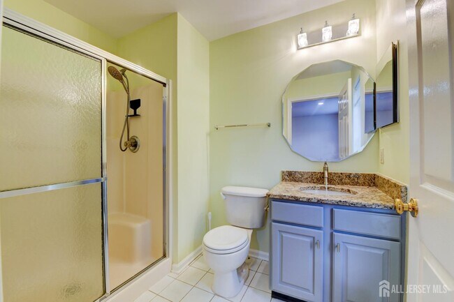 Building Photo - 609 Blossom Cir