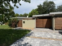 Building Photo - 2252 Howard Dr