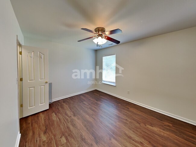 Building Photo - 130 Nevis Ln